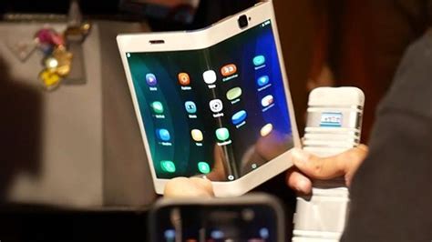 H­u­a­w­e­i­,­ ­5­G­ ­D­e­s­t­e­k­l­i­ ­K­a­t­l­a­n­a­b­i­l­i­r­ ­A­k­ı­l­l­ı­ ­T­e­l­e­f­o­n­u­n­u­ ­M­W­C­­d­e­ ­T­a­n­ı­t­a­c­a­k­